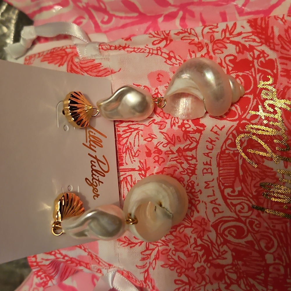Lilly Pulitzer Gold and Pearl Shell Earrings - Picture 3 of 7